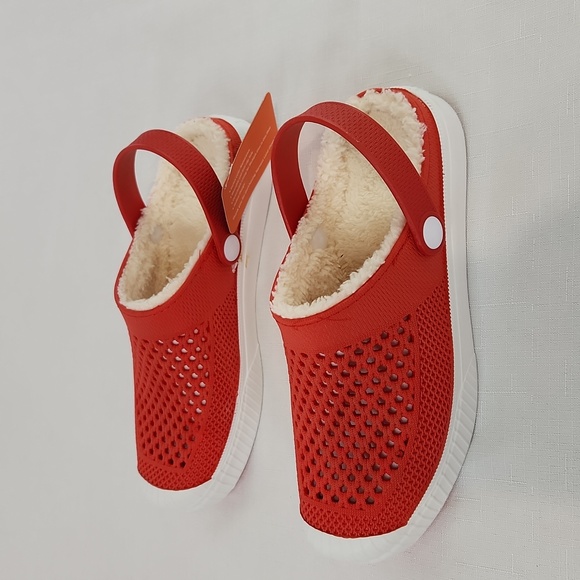 Layer 8 fur lined rubber clogs. Size 6 - Picture 4 of 7